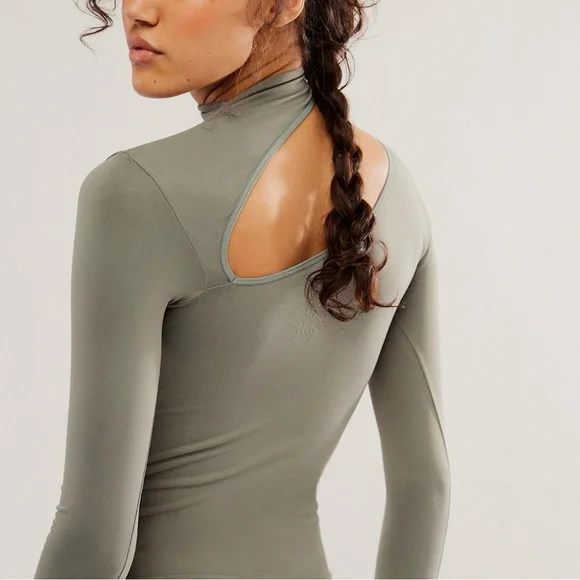 Free People Intimate Cut it Out Seamless Long Sleeve Size M/L - Picture 3 of 3